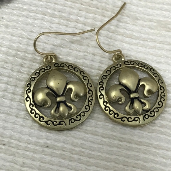 Gold black charms fleur de lis necklace set new - Picture 5 of 5